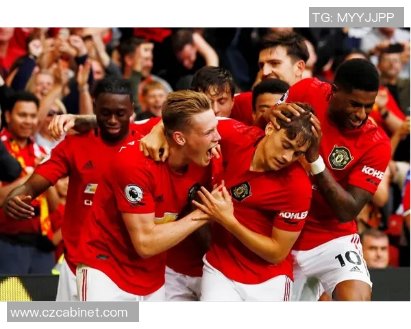 曼城与曼联激战正酣比分揭晓引发球迷热议与期待 曼城与曼联激战正酣比分揭晓引发球迷热议与期待