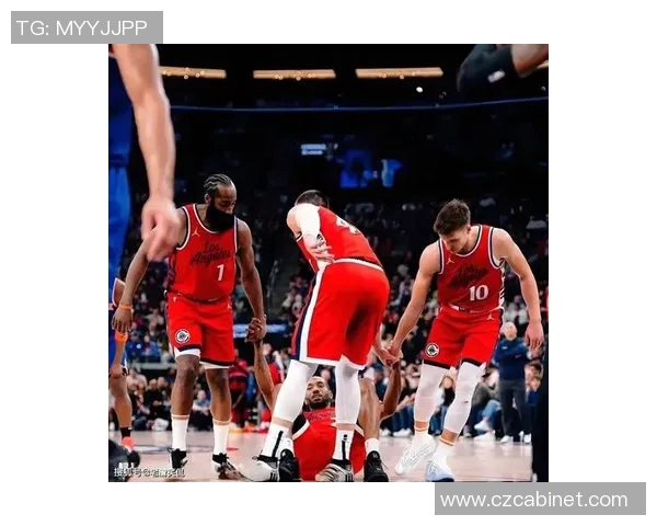 篮网与快船对决精彩回顾赛场瞬间与球员表现全解析 篮网与快船对决精彩回顾赛场瞬间与球员表现全解析