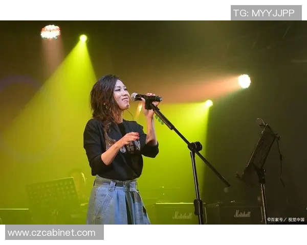 蛇哥的传奇人生与音乐梦想:从街头小子到华语乐坛的璀璨明星 蛇哥的传奇人生与音乐梦想:从街头小子到华语乐坛的璀璨明星